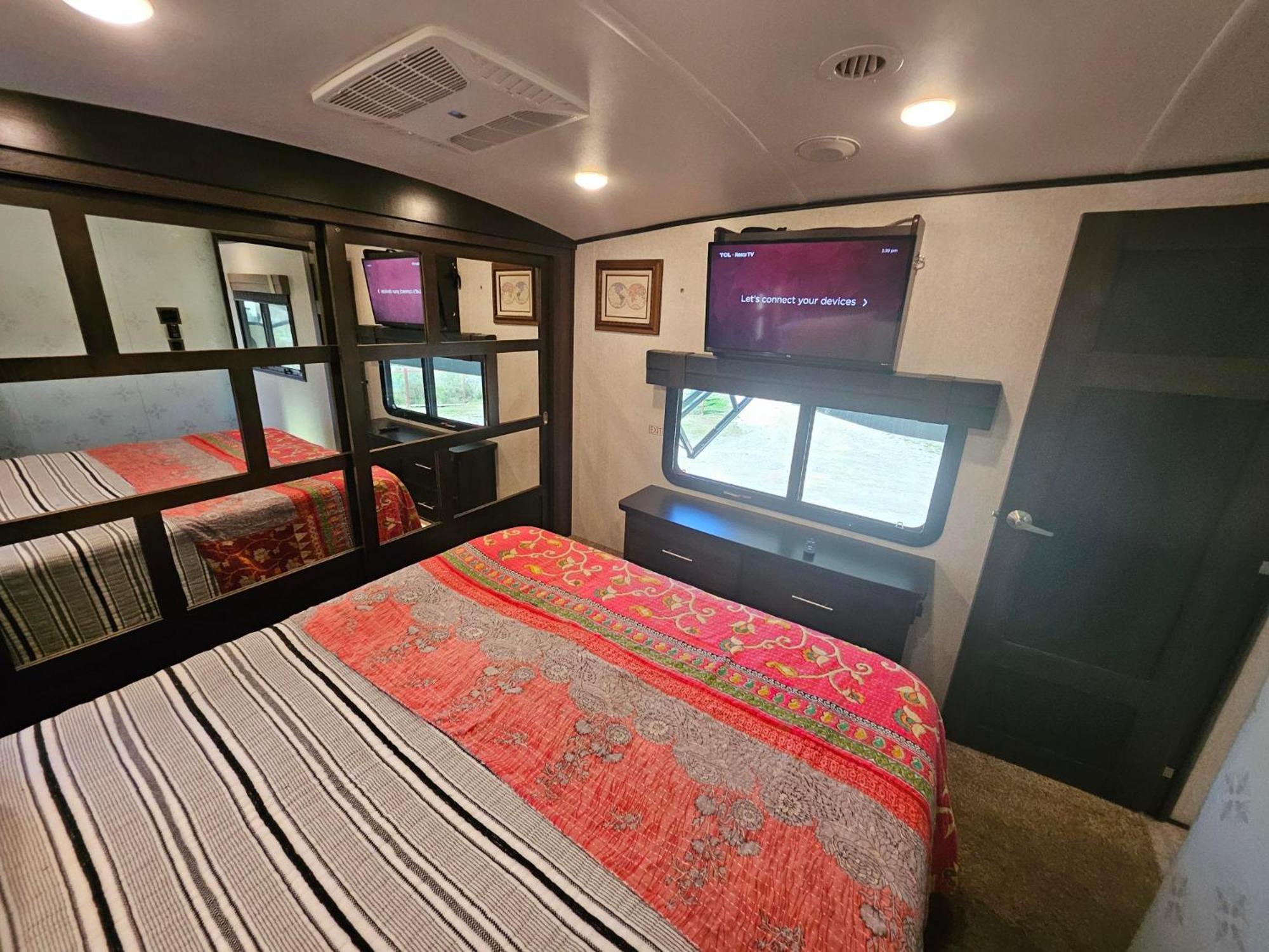 Hailey'S Beach-N-Bay Rv Resort Gilchrist Dış mekan fotoğraf