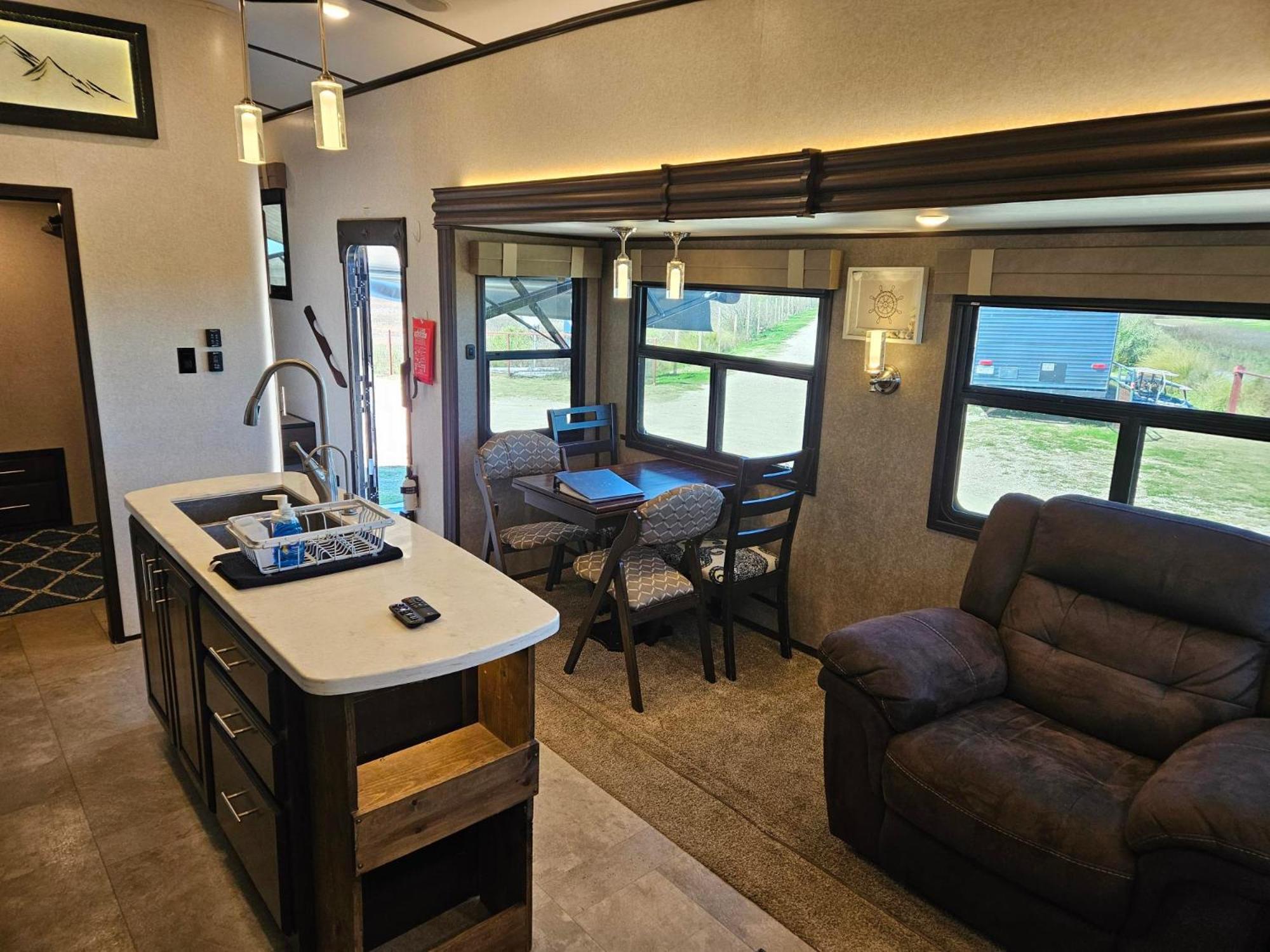 Hailey'S Beach-N-Bay Rv Resort Gilchrist Dış mekan fotoğraf