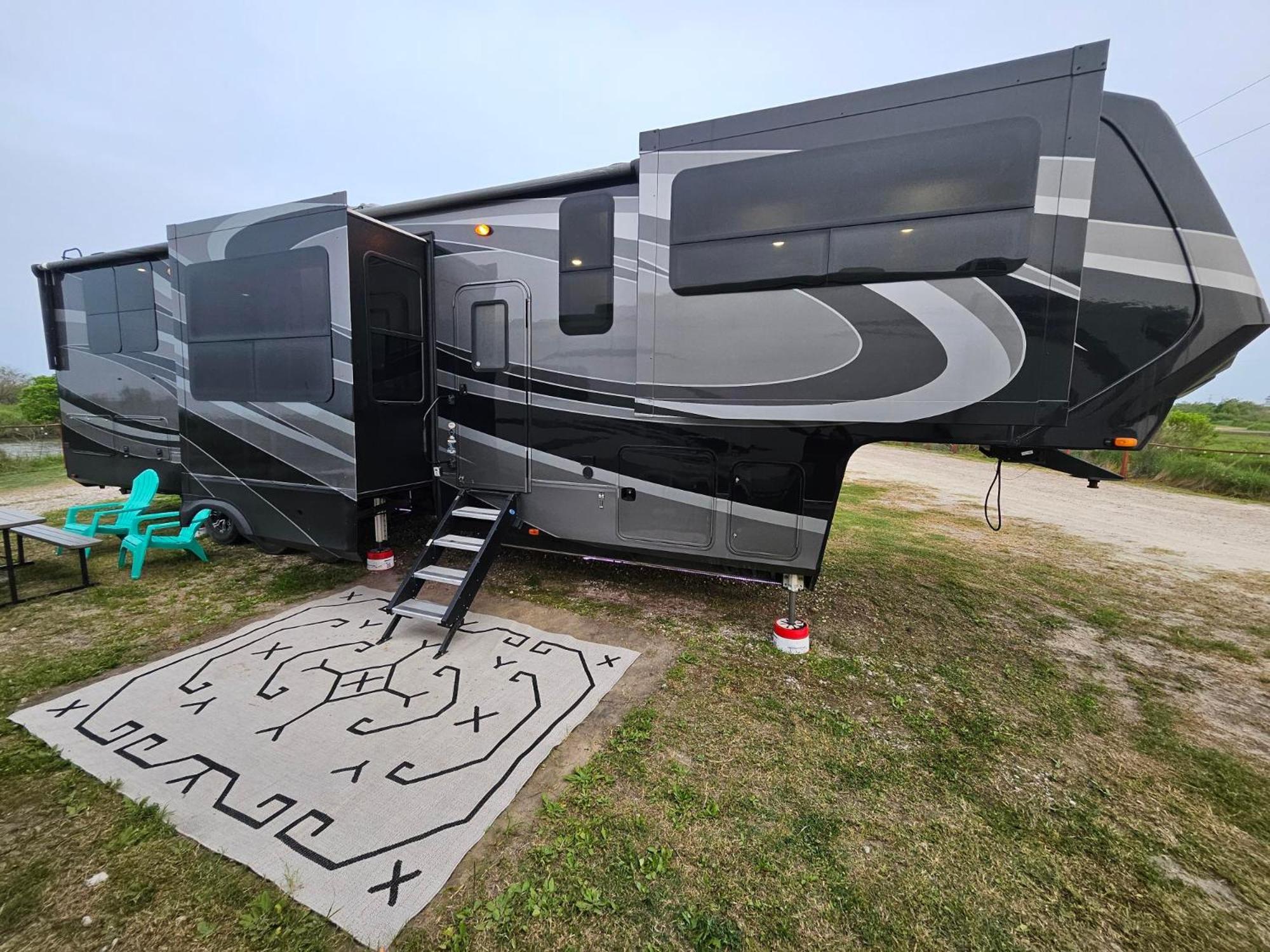 Hailey'S Beach-N-Bay Rv Resort Gilchrist Dış mekan fotoğraf