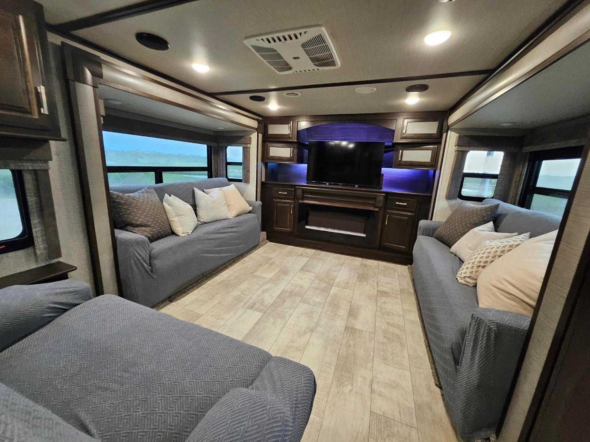Hailey'S Beach-N-Bay Rv Resort Gilchrist Dış mekan fotoğraf