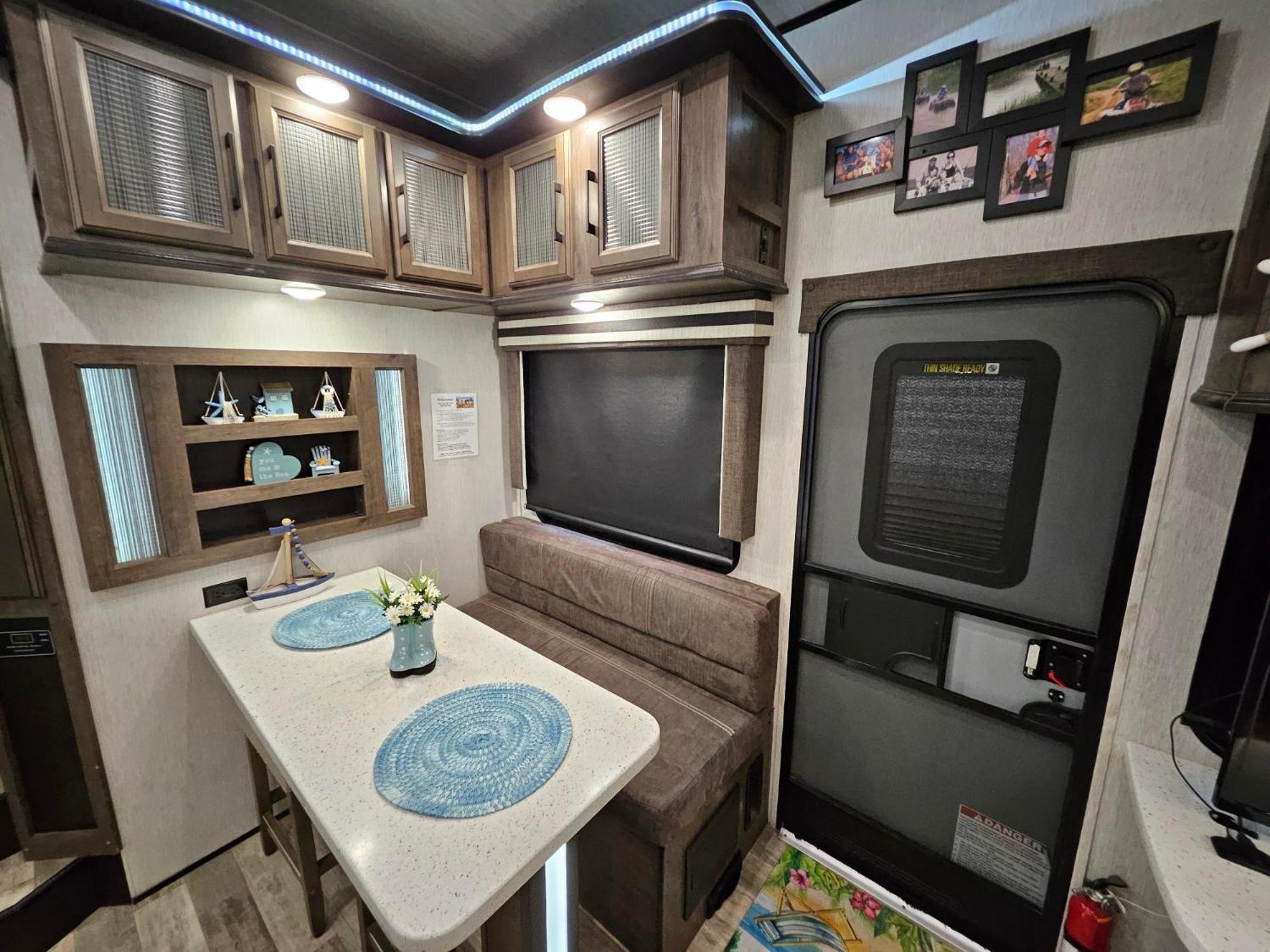 Hailey'S Beach-N-Bay Rv Resort Gilchrist Dış mekan fotoğraf